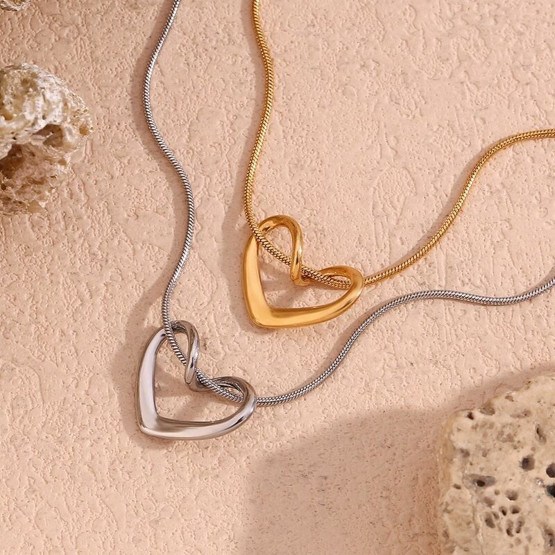 Hollow Heart Necklace Factory - Gold Plated Snake Chain Vintage Stainless Steel
