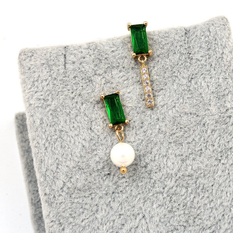 Mosquito Coil Ear Clip Manufacturer - Vintage Green Zircon Pearl 18K Gold Plated