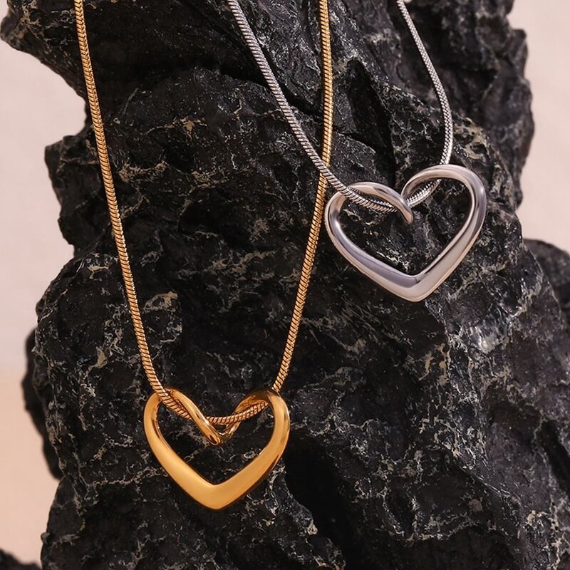 Hollow Heart Necklace Factory - Gold Plated Snake Chain Vintage Stainless Steel