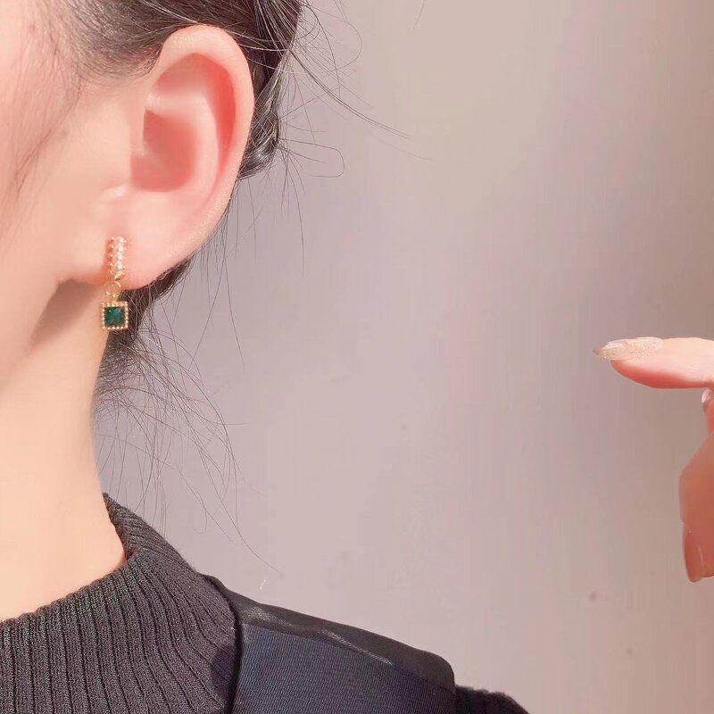 Mosquito Coil Ear Clip Factory - Vintage Emerald Zircon Pearl 18K Gold Plated