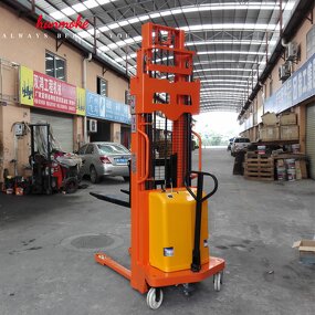 Semi Electric Stacker - Innolift Price for Cargo Transport