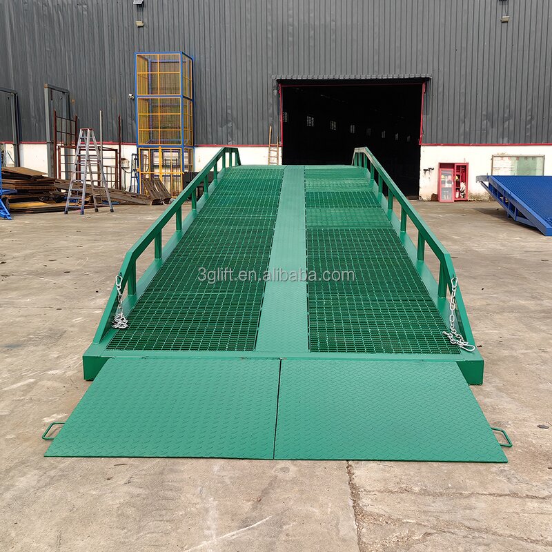 Portable Steel Forklift Yard Ramp - 10 Tons Mobile Hydraulic Dock for Trailers