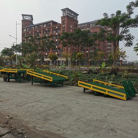 Hydraulic Loading Bay Ramp - Mobile Yard Stable Load 14 Ton Heavy Duty