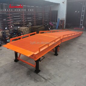 Forklift Ramps - Dock Platform Manual Adjust Height for Truck Loading