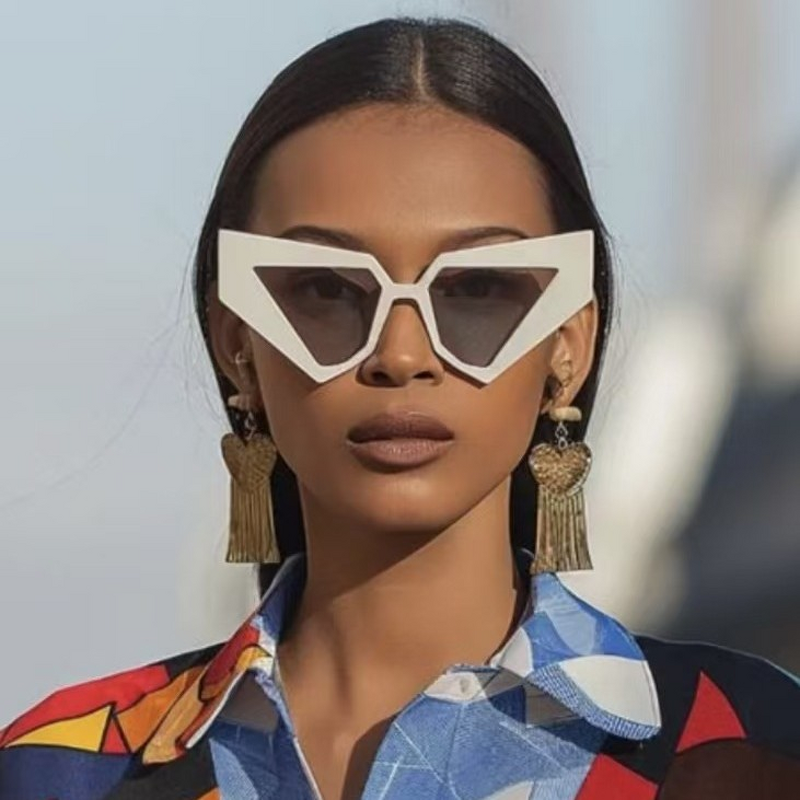 Sunglasses Manufacturer - Women's Large-Frame One-Piece