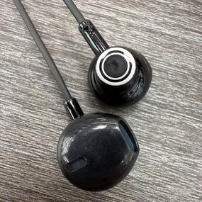 Wireless Earphones Supplier - Semi-In-Ear Noise Cancelling