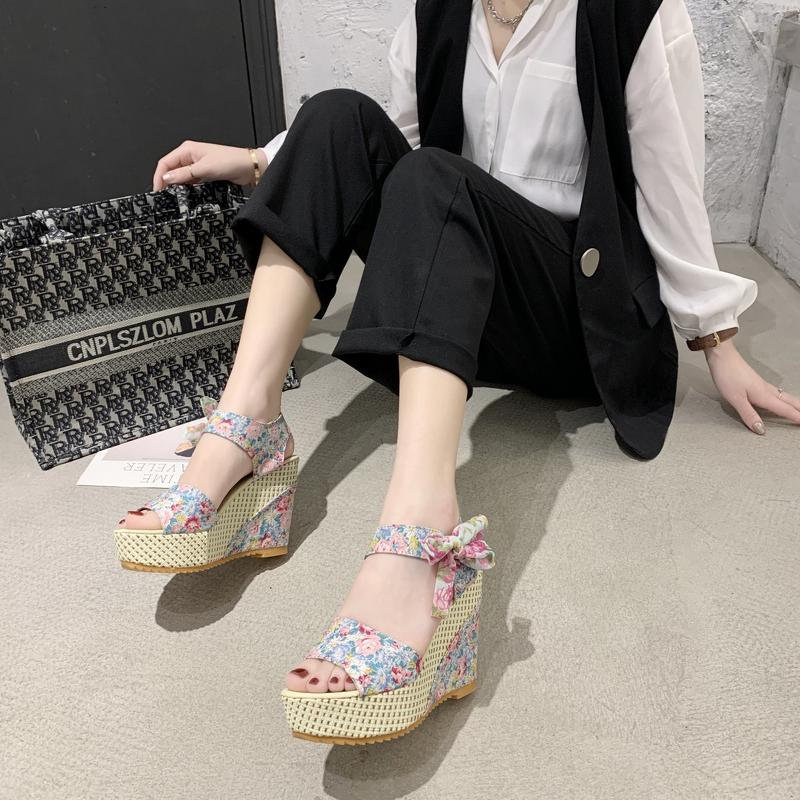 Slides Manufacturer - 2025 Trendy New Bohemian Wedge Lace Print Fish Mouth