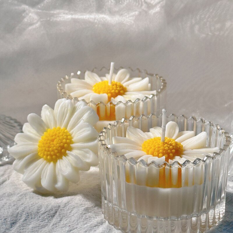Flower Candles - Small Daisy Style Scented Jar for Holiday Celebrations