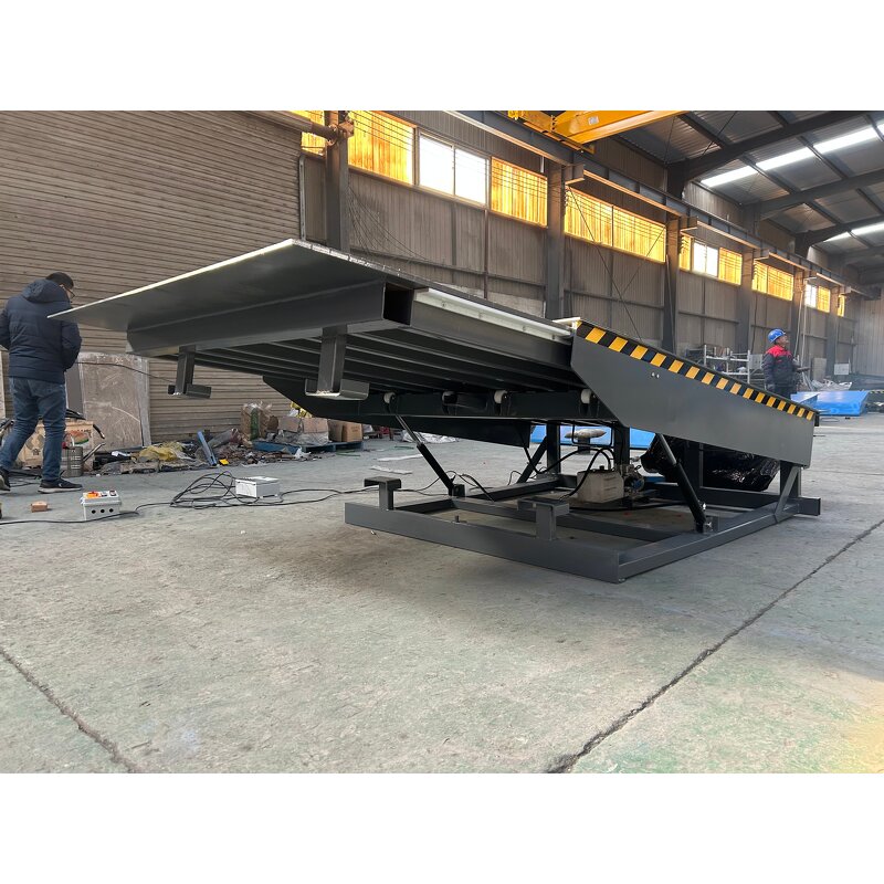 Adjustable Mobile Loading Ramp - Hydraulic Operation & High-Stability