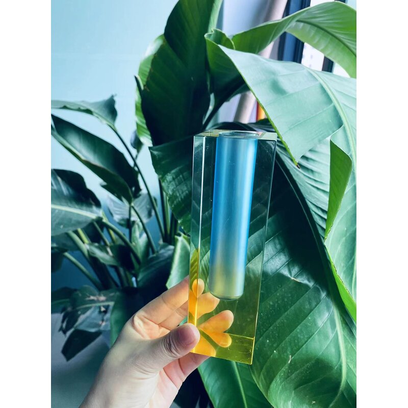 Vase Manufacturer - The Grindella Acrylic Square