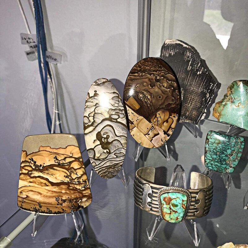 Easel Stands - 12 Packs Acrylic Clear Mini for Displaying Coins Pocket Watches Capsules