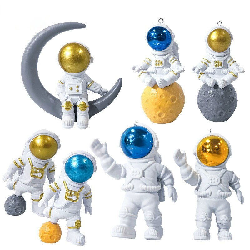 Astronaut Theme Decorative Ornaments Manufacturer - Creative New PVC Golden Blue Moon Spaceman Toy Graduation Gift for Fish tank