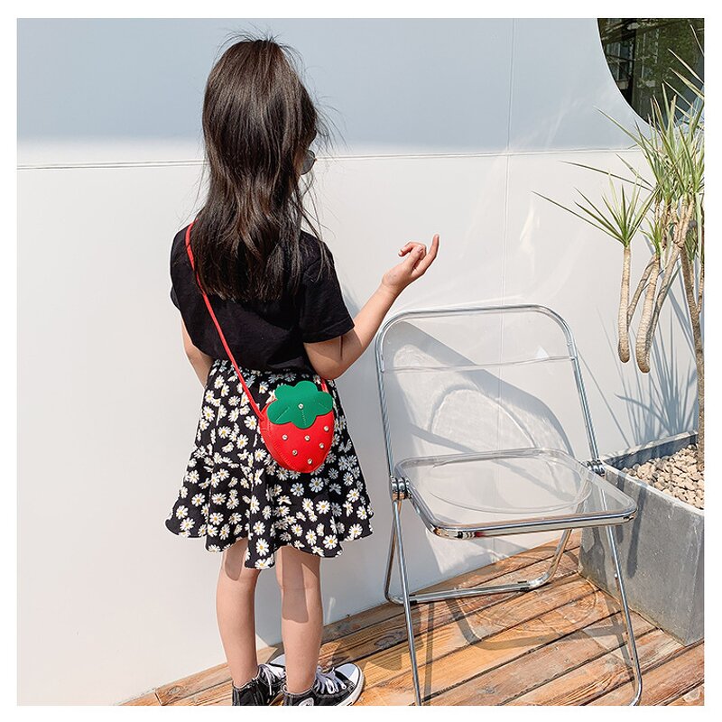 Coin Purse Manufacturer - Children's Small Bag 2021 Girl Decoration One-shoulder Messenger Cute Baby Diamond Strawberry