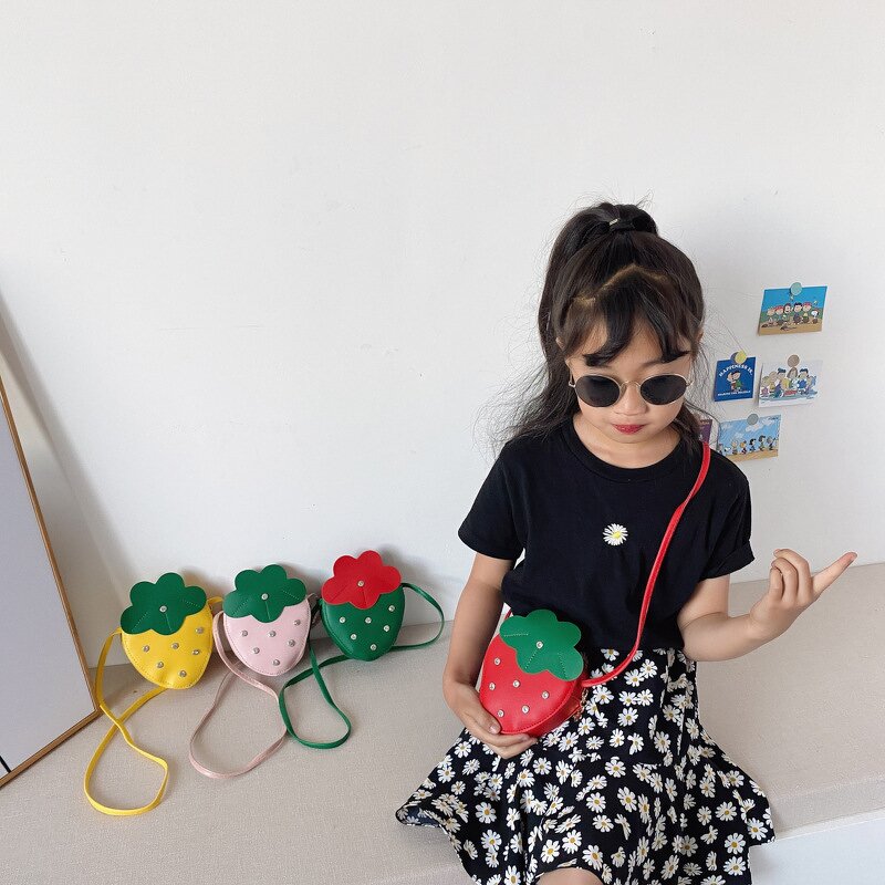 Coin Purse Manufacturer - Children's Small Bag 2021 Girl Decoration One-shoulder Messenger Cute Baby Diamond Strawberry