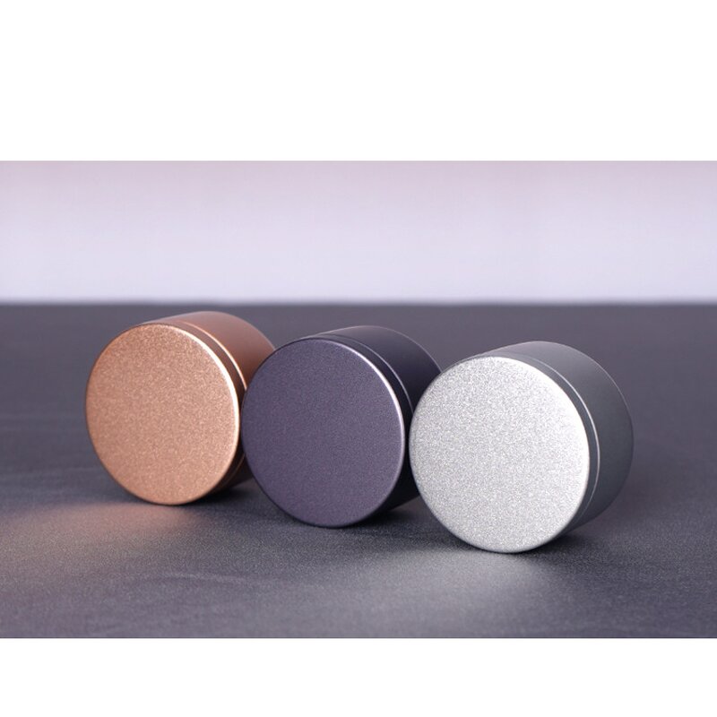 Candle Jars Manufacturer - In Stock 50ml Mini Christmas Round Shape with Lids Small Empty Tinplate Metal Box for Candles