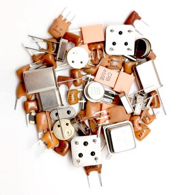 Crystal Oscillator - Manufacturer SIT1587AI-J3-18E-0032.7