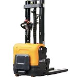 Forklifts & Stacker Trucks