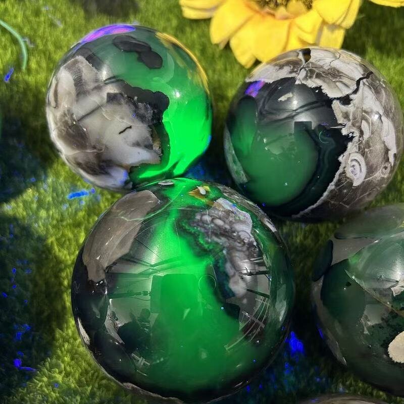 Volcanic Agate Ball Manufacturer - Natural Polished Green Fluorescent Stone Crystal for Feng Shui Decorative Model Mascot
