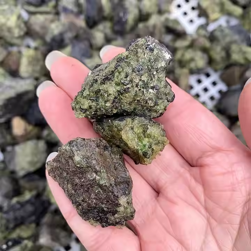 Green Peridot Crystal Craft Manufacturer - High Quality Natural Rough Healing Gemstone for Home Decoration Wholesale