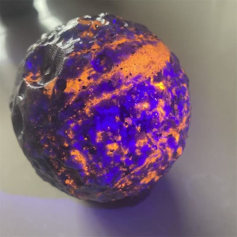 Fluorescent Crystal Flame Stone Moon Sphere Manufacturer - Natural Hand-Carved Engraving Durable Desktop with Fire Spirit