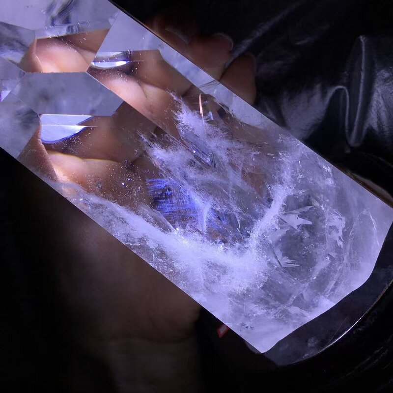 Clear Quartz Point Manufacturer - Natural with Blue Needles Polished Energy Stone Column for Feng Shui Single-Pointed