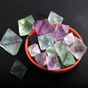 Octahedral Fluorite Raw Stone Manufacturer - Natural 1-3 cm Single-Crystal Colorful Mineral for Crystal Crafts