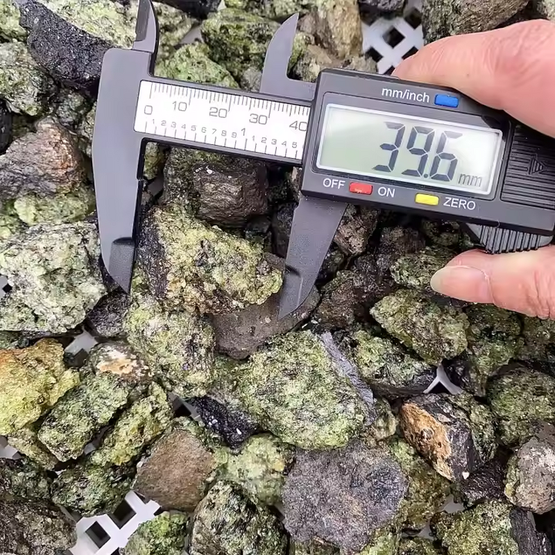 Green Peridot Crystal Craft Manufacturer - High Quality Natural Rough Healing Gemstone for Home Decoration Wholesale