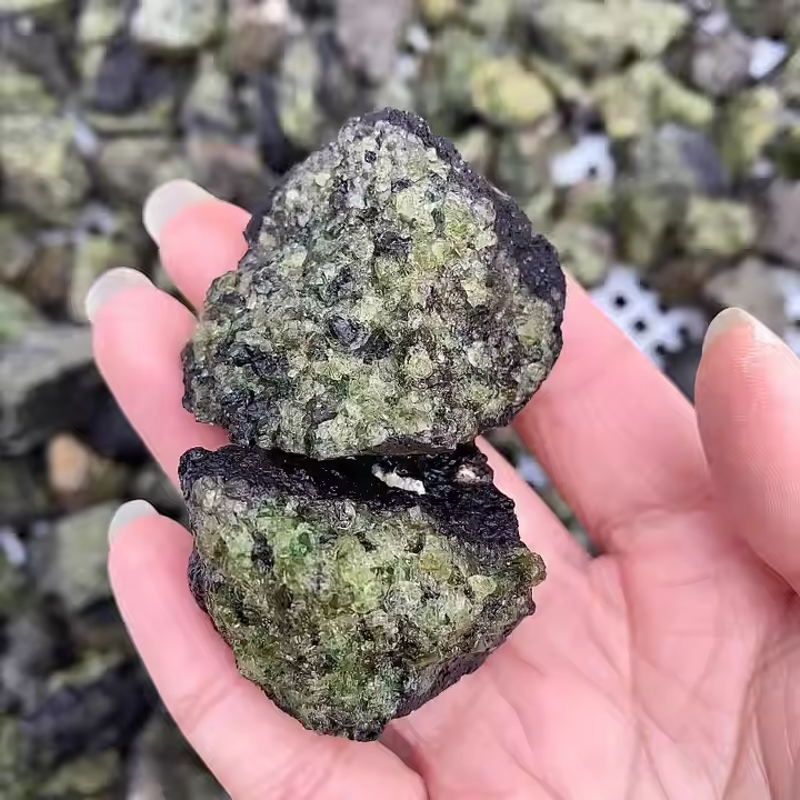 Green Peridot Crystal Craft Manufacturer - High Quality Natural Rough Healing Gemstone for Home Decoration Wholesale