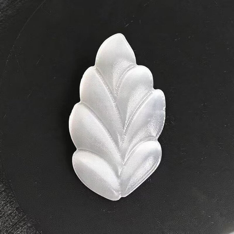 Moroccan Gypsum Carved Leaf Ornaments Manufacturer - Natural Crystal Crafted Beautiful Leaf Design