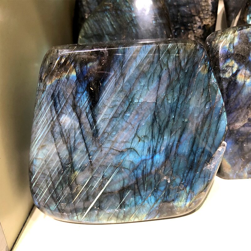 Labradorite Standing Stone Manufacturer - Natural Crystal Energy Stone for Decoration