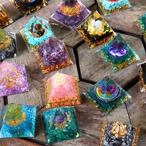 Crystal Pyramid Manufacturer - Wholesale 5cm Healing Seven Chakra Orgone for Room Decoration