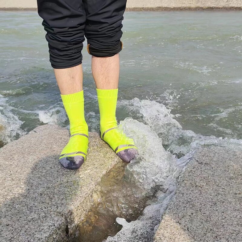 Sports Socks Manufacturer - Unisex Waterproof Breathable Crew Size with Bottom Logo and Cuff