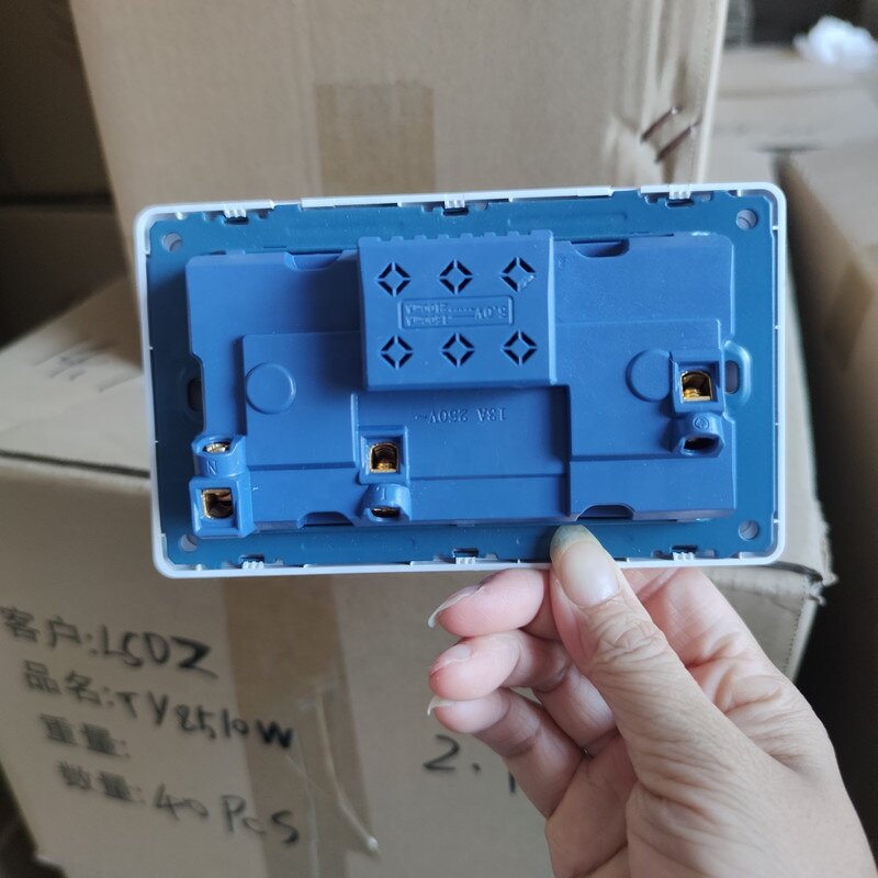 International Universal Plug Socket Manufacturer - USB Wall Switch Socket 5 Holes Dual USB Port Power Charger Outlet Panel Electrical Socket