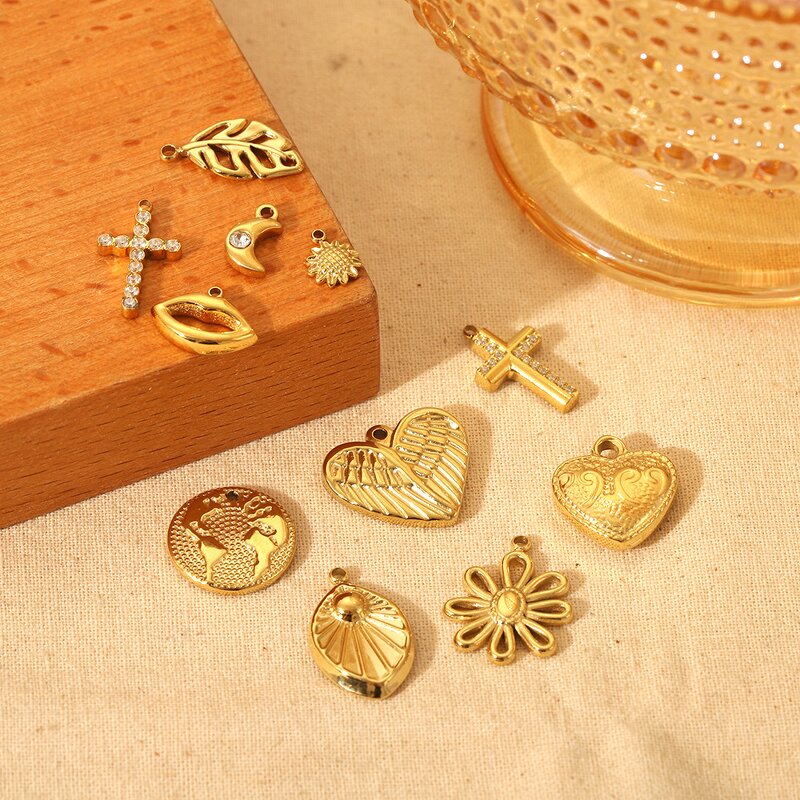 Stainless Steel Devil's Eye Pendant Manufacturer - Women's Punk INS Retro Palm Pendant Plated 18K Gold Zircon Inlay Gift DIY Jewelry Accessories