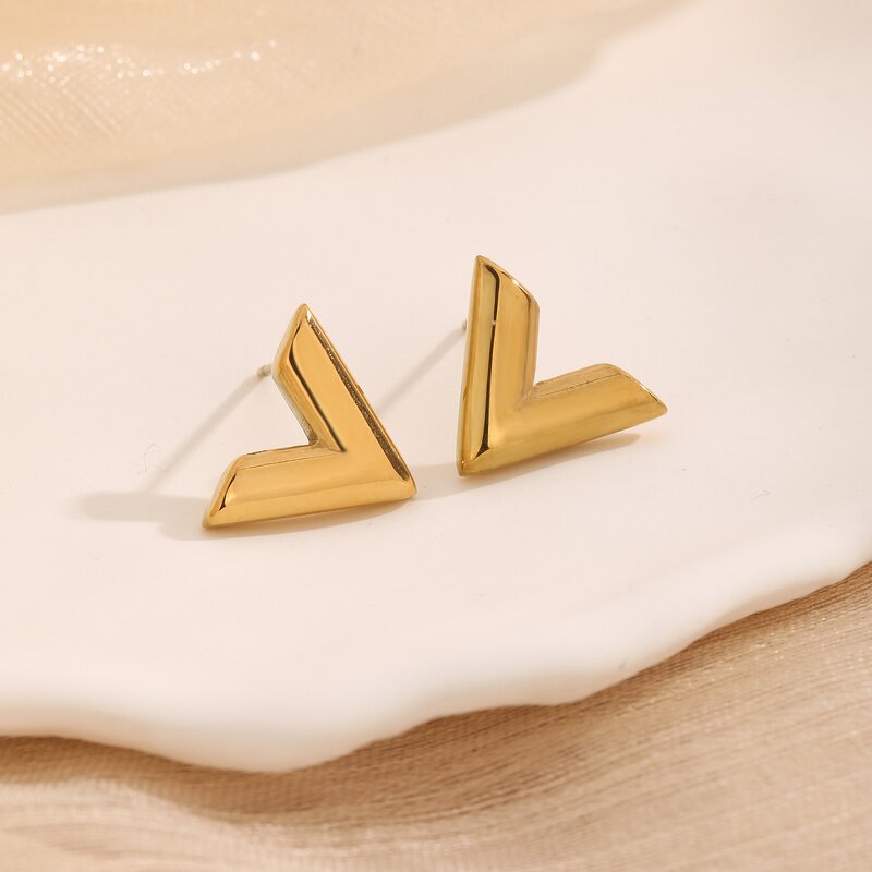 Stainless Steel Jewelry Set Manufacturer - 18k Gold Plated Classic V-Shape Pendant Necklace Earrings and Bracelet