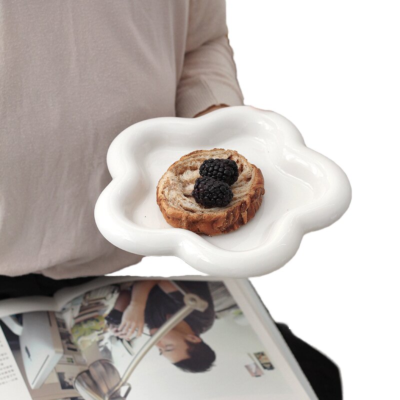 Porcelain Plate Manufacturer - Korean Eco-Friendly White Flower Shape for Party Breakfast Cake Storage Jewelry