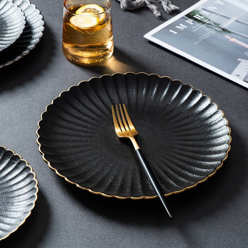 Ceramic Dinner Plate Set Manufacturer - Minimalist Flower Matte Black Serving Tray with Gold Rim Eco-Friendly Stoneware