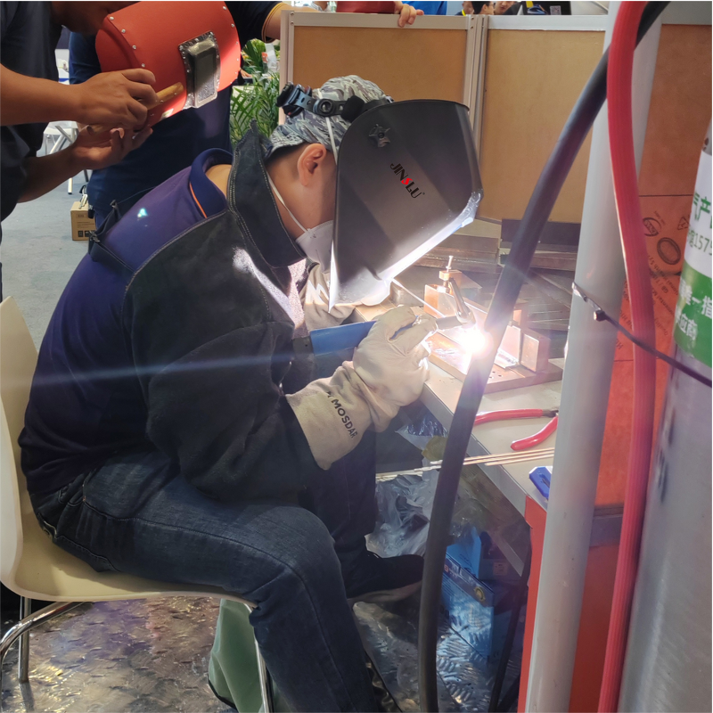 Welding Helmet Manufacturer - JINSLU AT172 Profesional Tig Mig Auto Darkening Digital Cap Lens Protection Automatic Big Scream