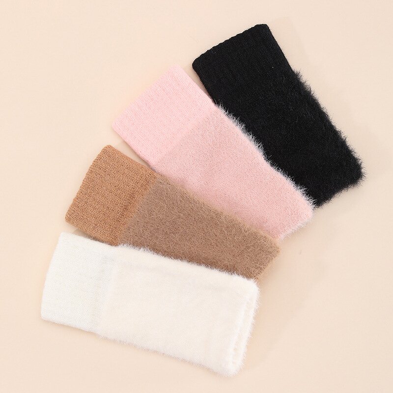 Plush Gloves Manufacturer - 1 Pair Women Winter Keep Warm Elasticity Soft Half Fingers Imitation Mink Fur Knitted