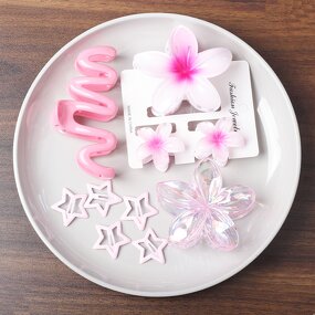 Hair Accessories Manufacturer - Summer Sweet Powder Cream Grab Clip Shark