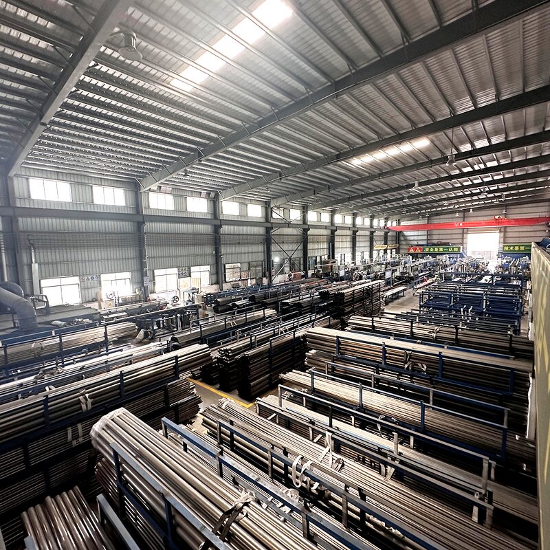 Stainless Steel Pipes Manufacturer - 201 202 304 304L 316 316L Welded Round Tube Cutting