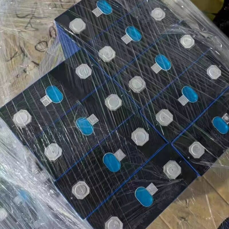 Prismatic LiFePO4 Battery Manufacturer - Lusen 12.8V 200Ah for Uninterruptible Power Supplies 6000 Cycles