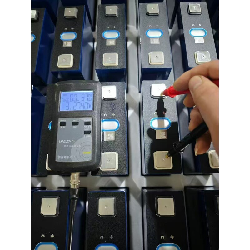 Prismatic LiFePO4 Battery Manufacturer - Lusen 12.8V 200Ah for Uninterruptible Power Supplies 6000 Cycles