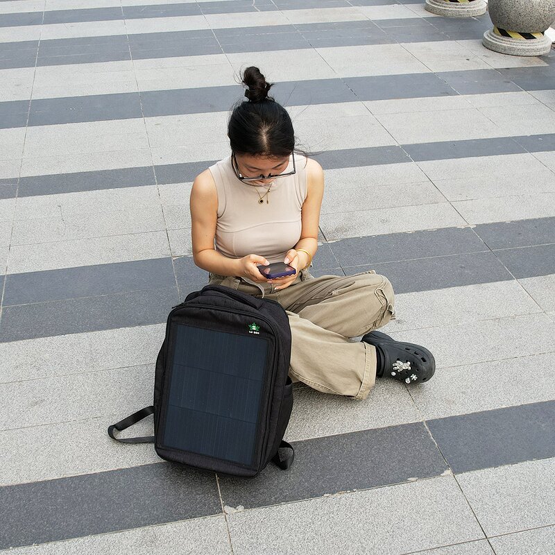 Solar Panel Backpack Manufacturer - Lusen 15W Mono PERC with 20L Waterproof 100% Nylon USB/Type-C Dual Output