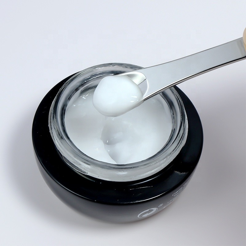 Makeup Spoon Factory - Gold Mini Curved Cosmetic Spatula