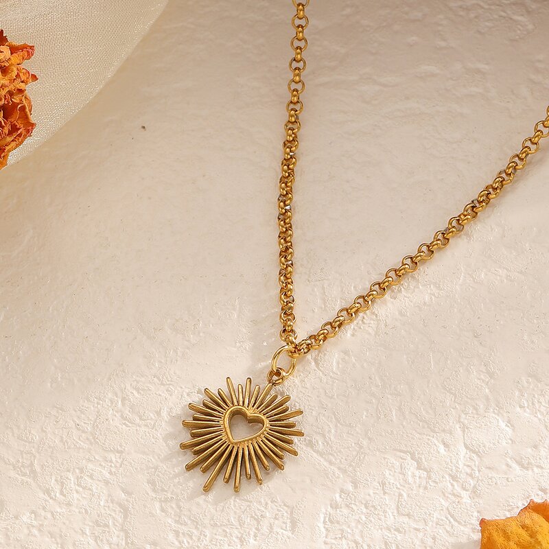 Hollow Heart Pendant Necklace Manufacturer - Stainless Steel 18K Gold Plated for Women & Factory Direct