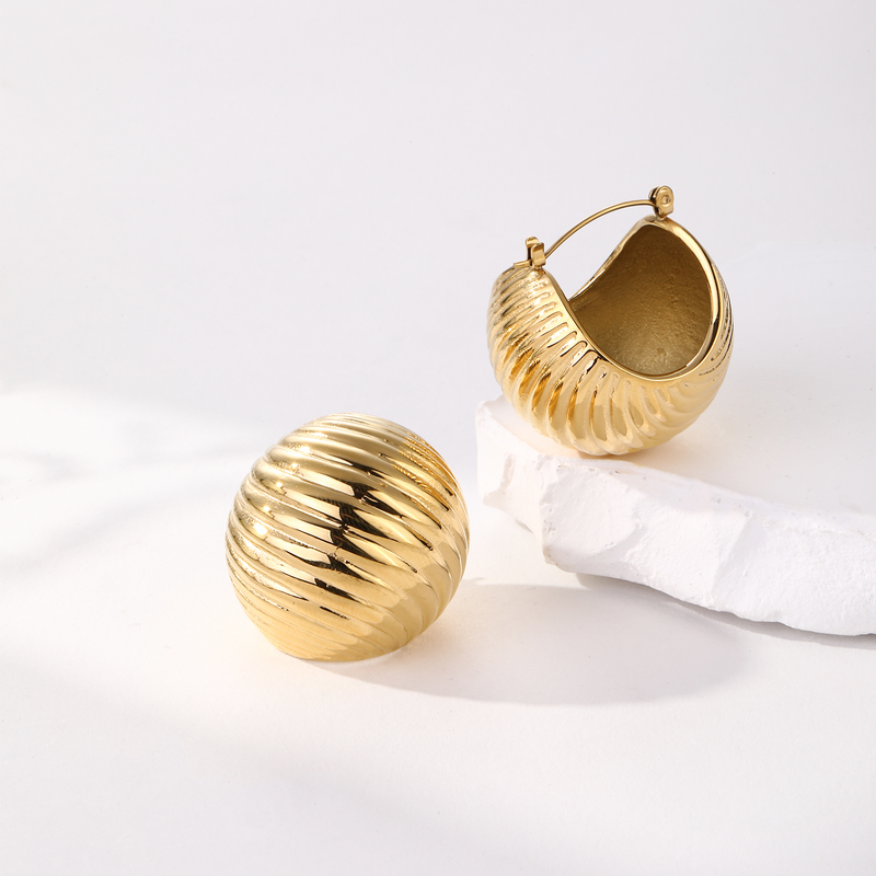 Big Oval Stud Earrings for Women Manufacturer - 18K Gold Engraved Striped Stainless Steel for Parties