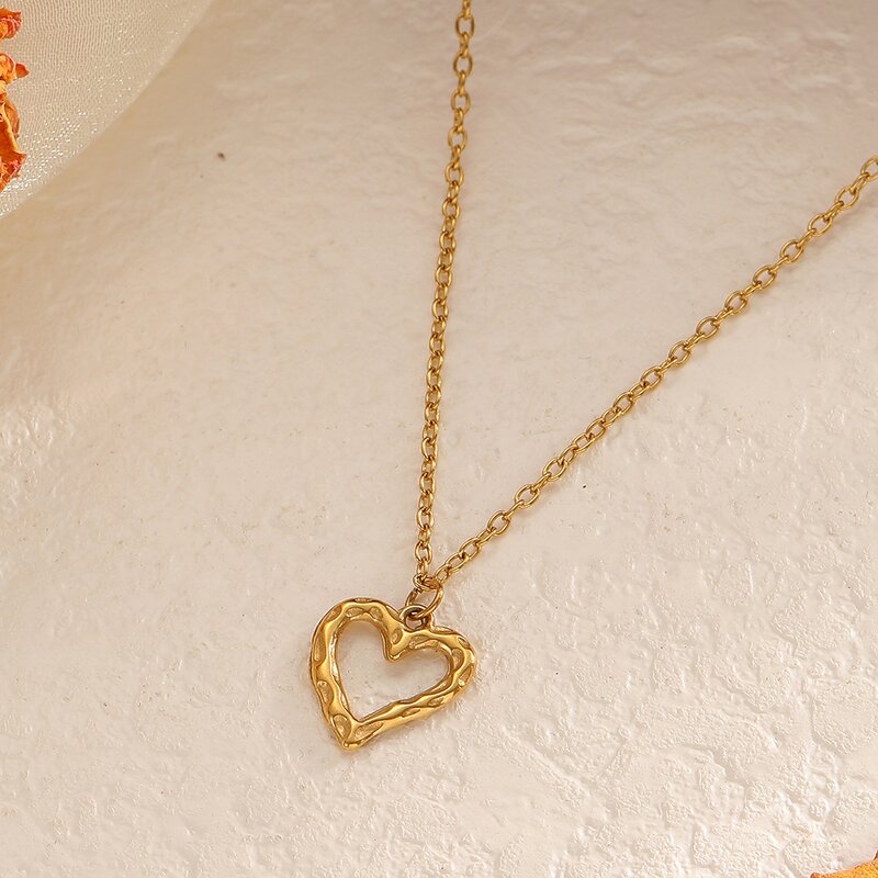Hollow Heart Pendant Necklace Manufacturer - Stainless Steel 18K Gold Plated for Women & Factory Direct