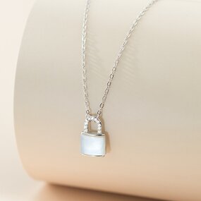 Personalized Necklace Manufacturer - Diamond-inlaid Shell Lock Pendant Collarbone Chain for Gift Sample Jewelry