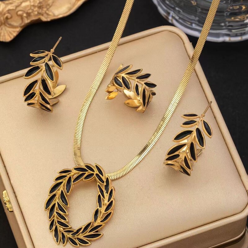 Stainless Steel Jewelry Set for Women Manufacturer - Layered 18k Gold Pearl Shell Zircon Heart Butterfly Pendant